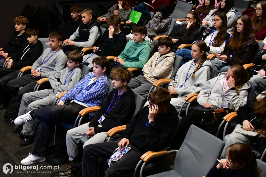 Wielka Powtórka w Biłgoraju: Ósmoklasiści walczą o punkty i wspierają kolegów