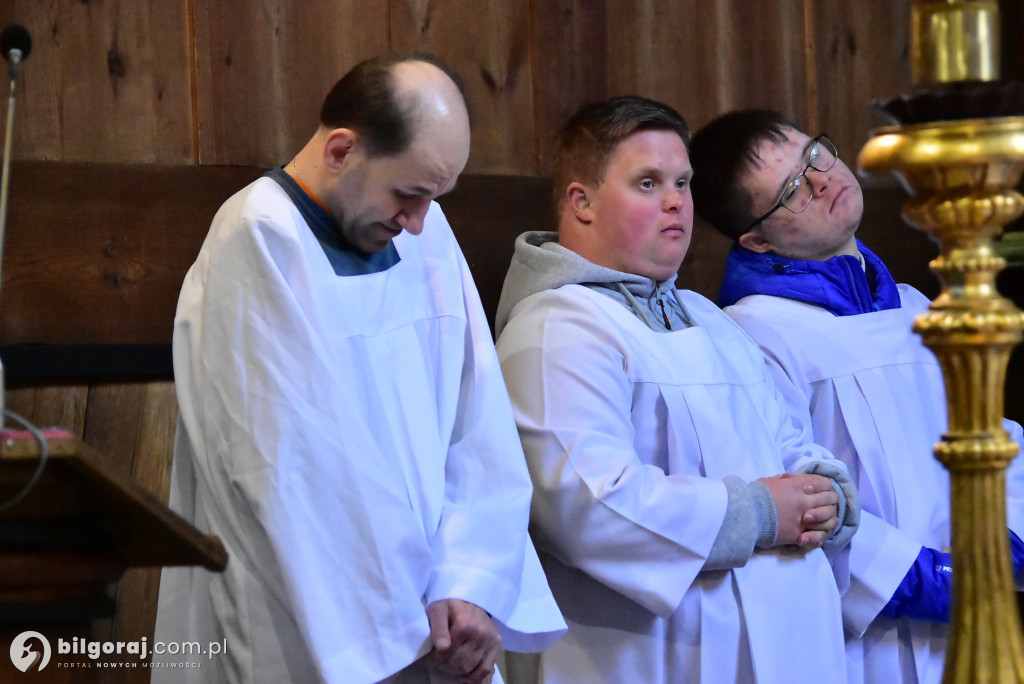 Modlitwa u grobu ks. Budzyńskiego: Relacja z dnia skupienia w Górecku Kościelnym