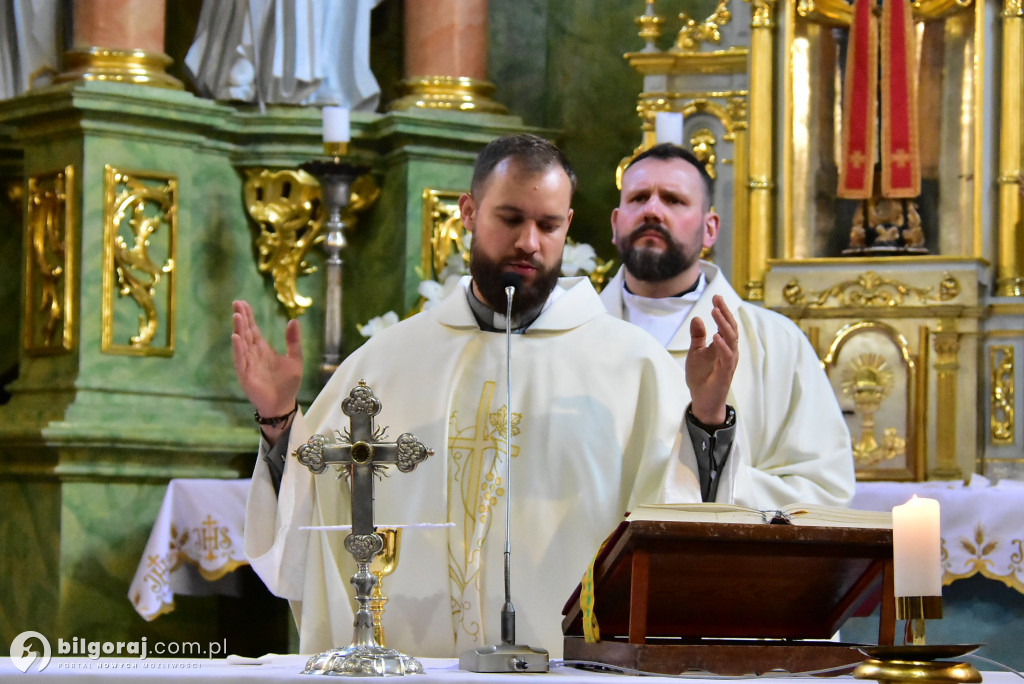 Modlitwa u grobu ks. Budzyńskiego: Relacja z dnia skupienia w Górecku Kościelnym