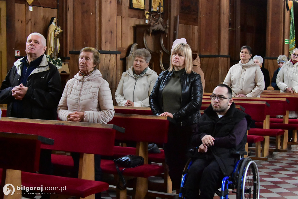 Modlitwa u grobu ks. Budzyńskiego: Relacja z dnia skupienia w Górecku Kościelnym