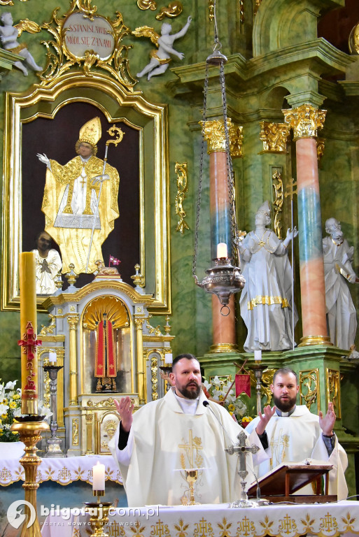 Modlitwa u grobu ks. Budzyńskiego: Relacja z dnia skupienia w Górecku Kościelnym