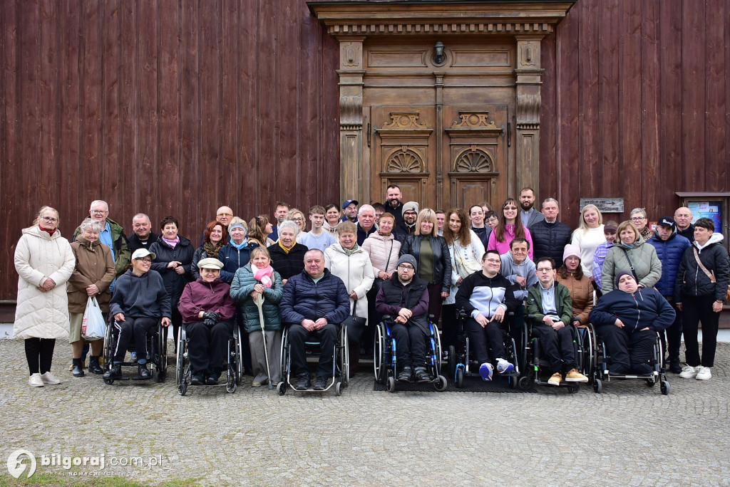 Modlitwa u grobu ks. Budzyńskiego: Relacja z dnia skupienia w Górecku Kościelnym