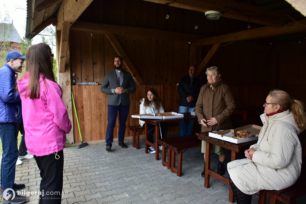 Modlitwa u grobu ks. Budzyńskiego: Relacja z dnia skupienia w Górecku Kościelnym