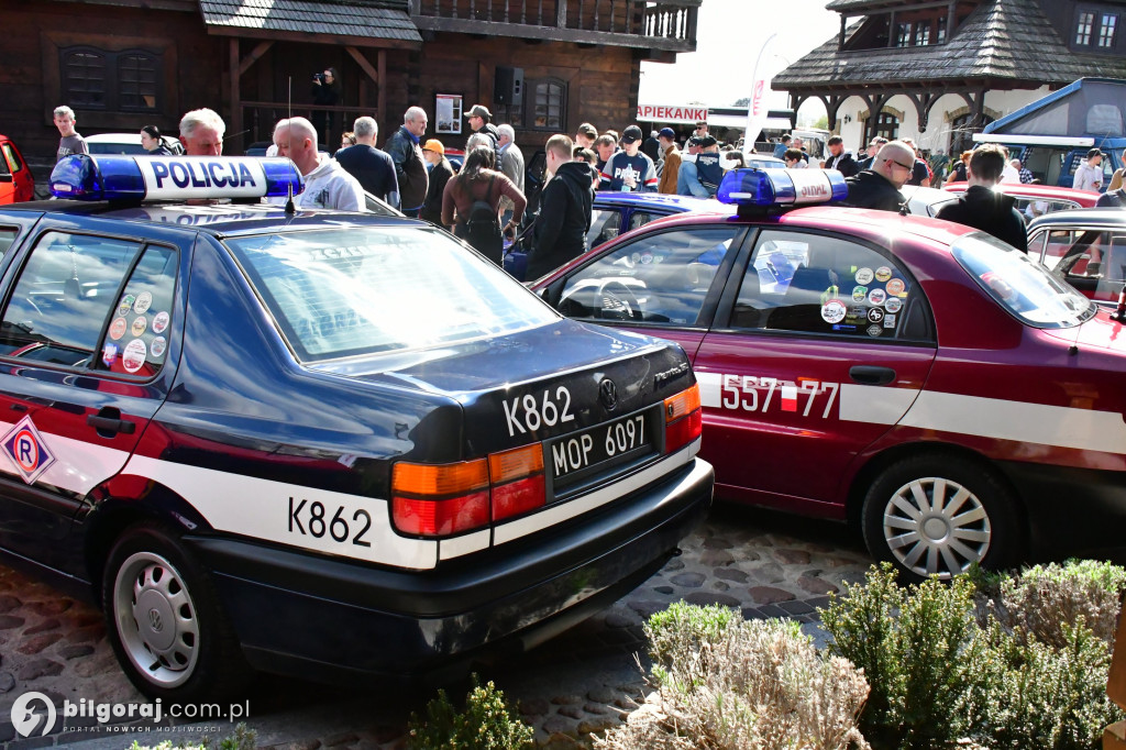 Miasteczko Kresowe wypełniło się legendami motoryzacji. Relacja z otwarcia sezonu