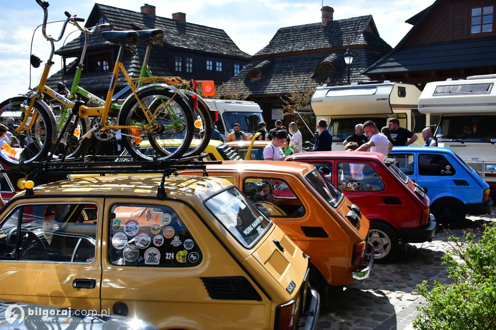 Miasteczko Kresowe wypełniło się legendami motoryzacji. Relacja z otwarcia sezonu