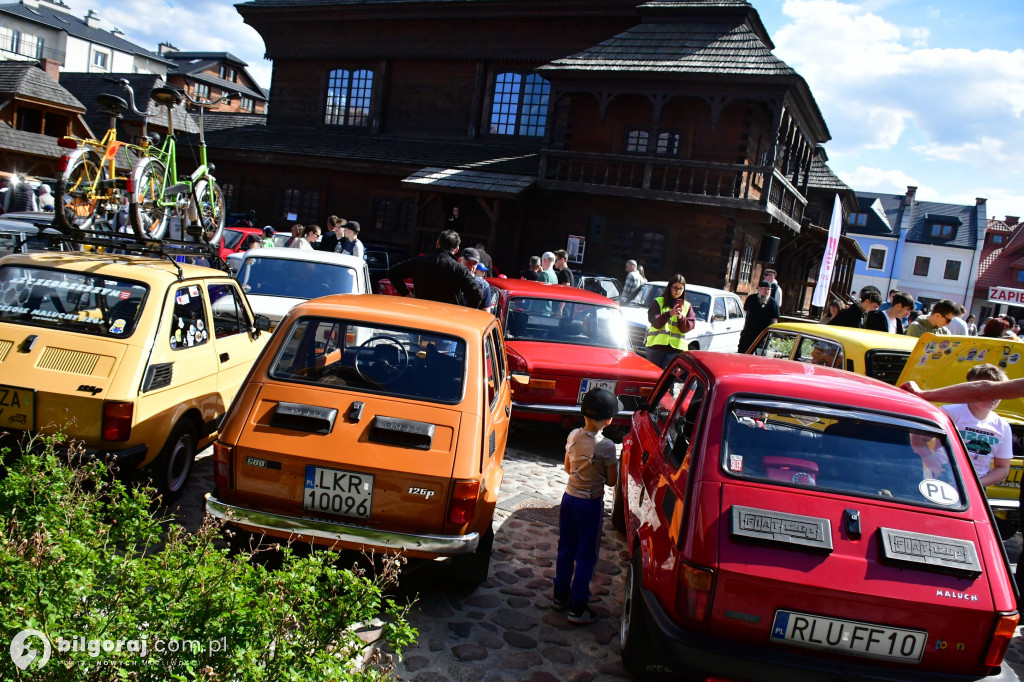 Miasteczko Kresowe wypełniło się legendami motoryzacji. Relacja z otwarcia sezonu