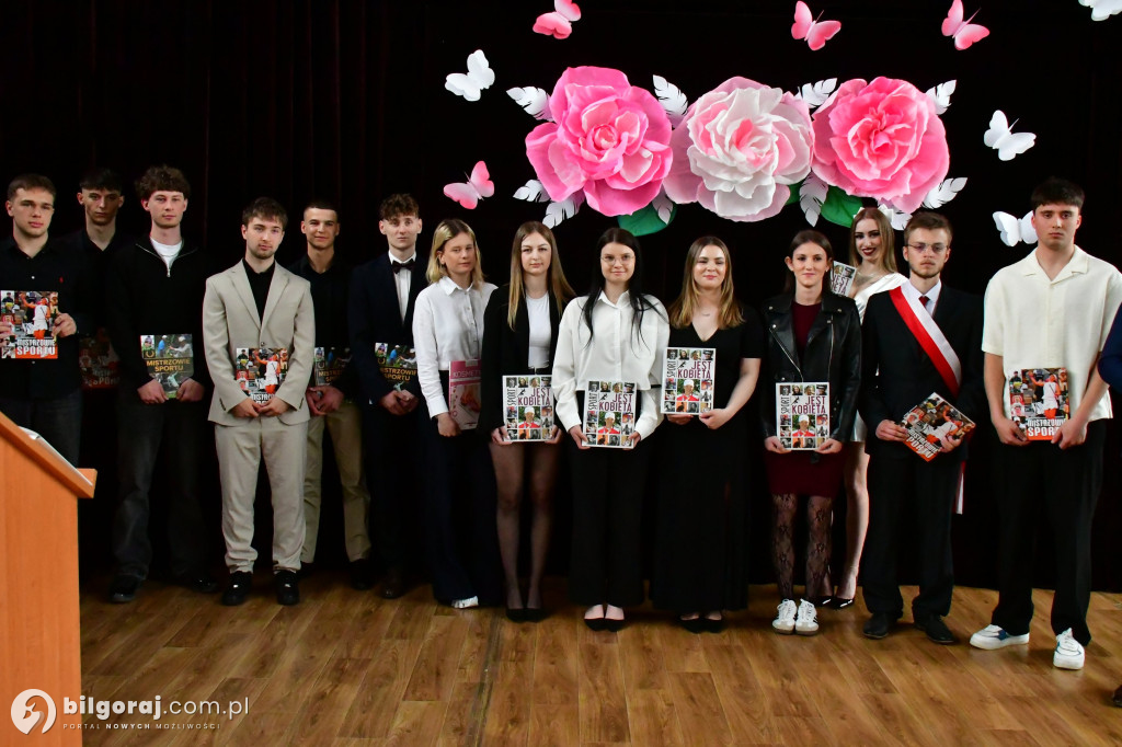 Koniec ważnego etapu. Uroczyste pożegnanie abiturientów w biłgorajskim ZSZiO