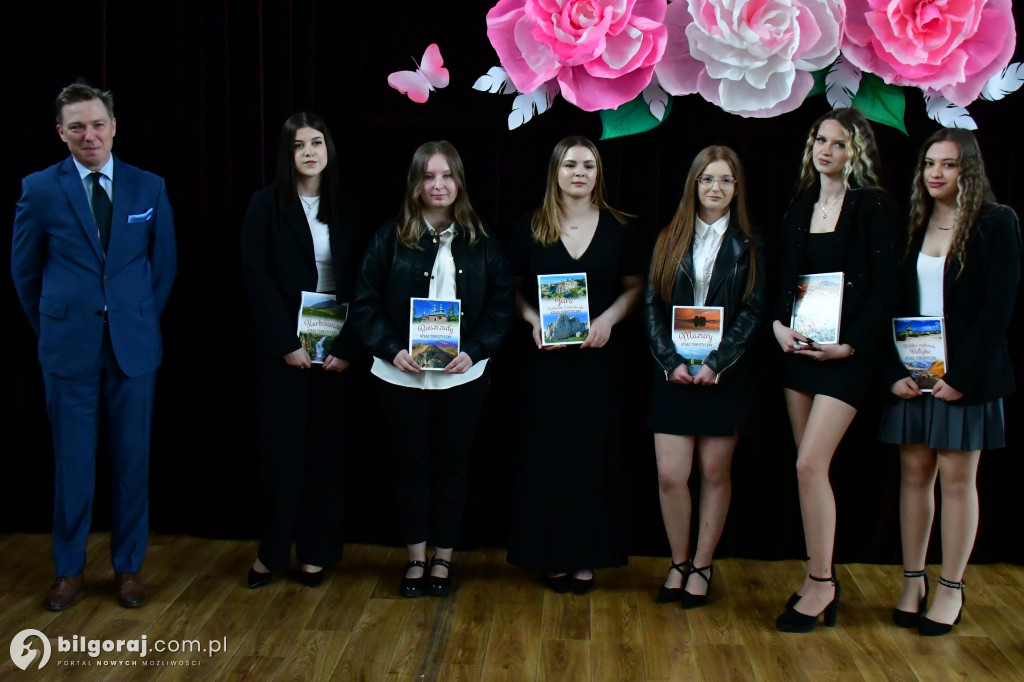 Koniec ważnego etapu. Uroczyste pożegnanie abiturientów w biłgorajskim ZSZiO