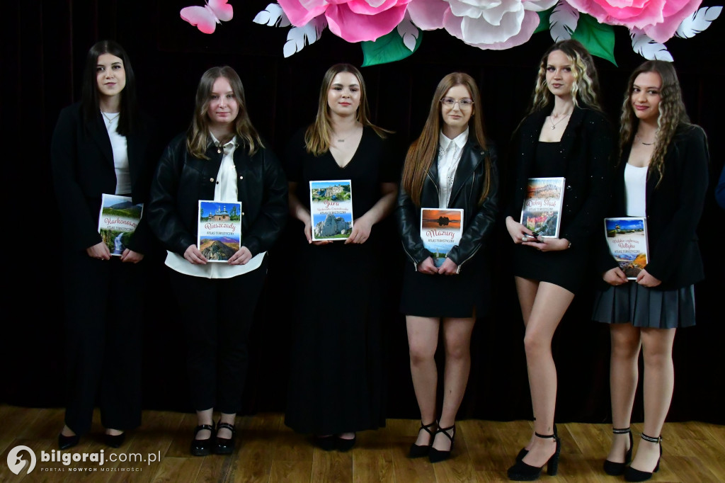 Koniec ważnego etapu. Uroczyste pożegnanie abiturientów w biłgorajskim ZSZiO