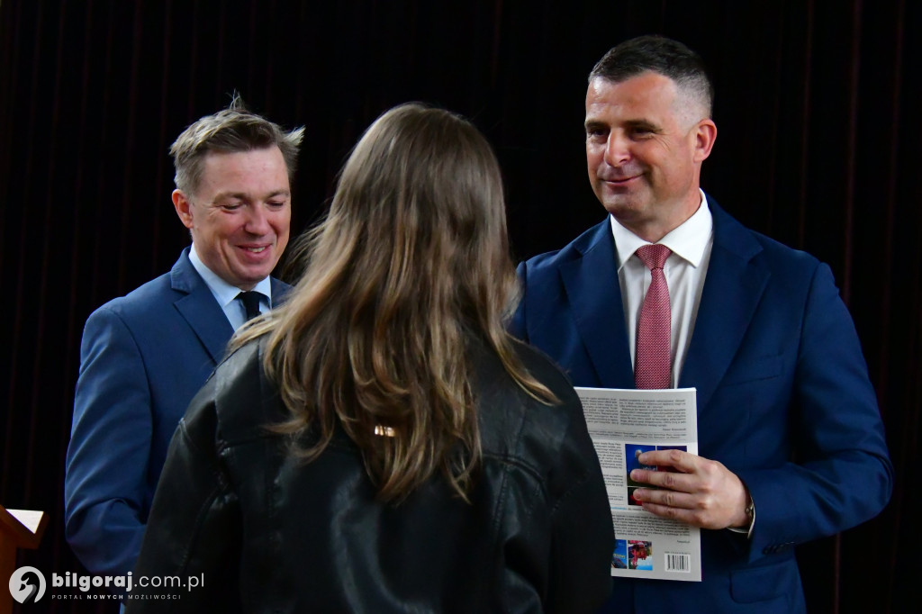 Koniec ważnego etapu. Uroczyste pożegnanie abiturientów w biłgorajskim ZSZiO