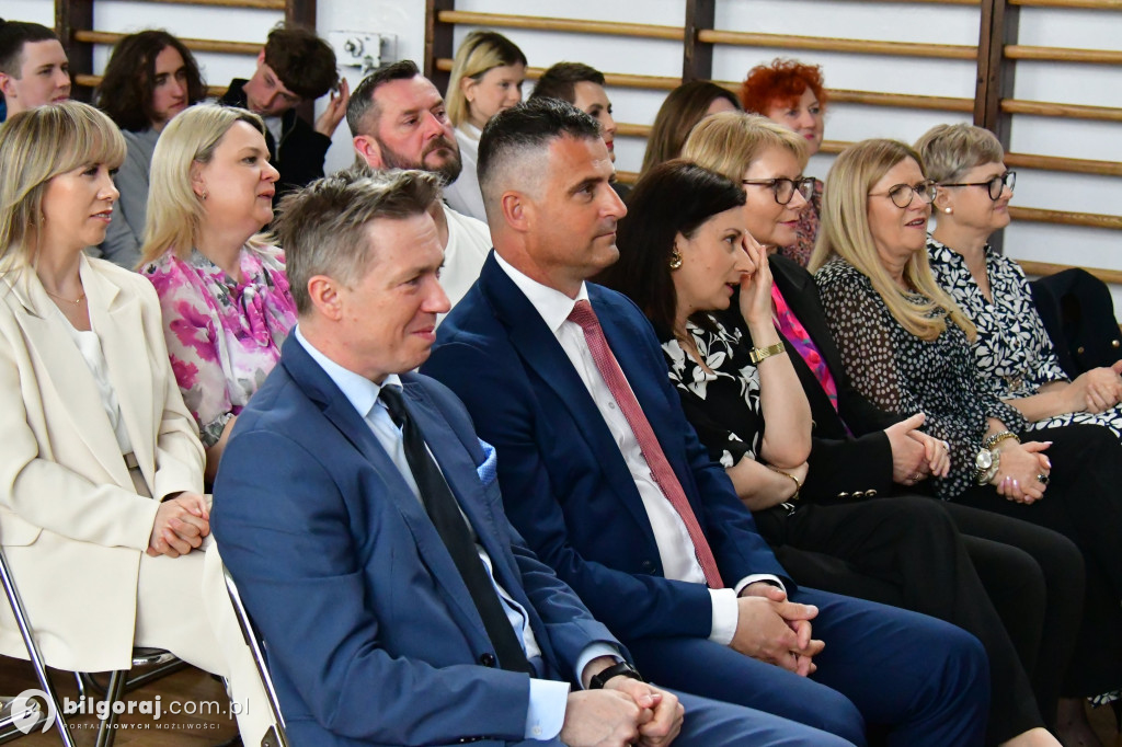 Koniec ważnego etapu. Uroczyste pożegnanie abiturientów w biłgorajskim ZSZiO