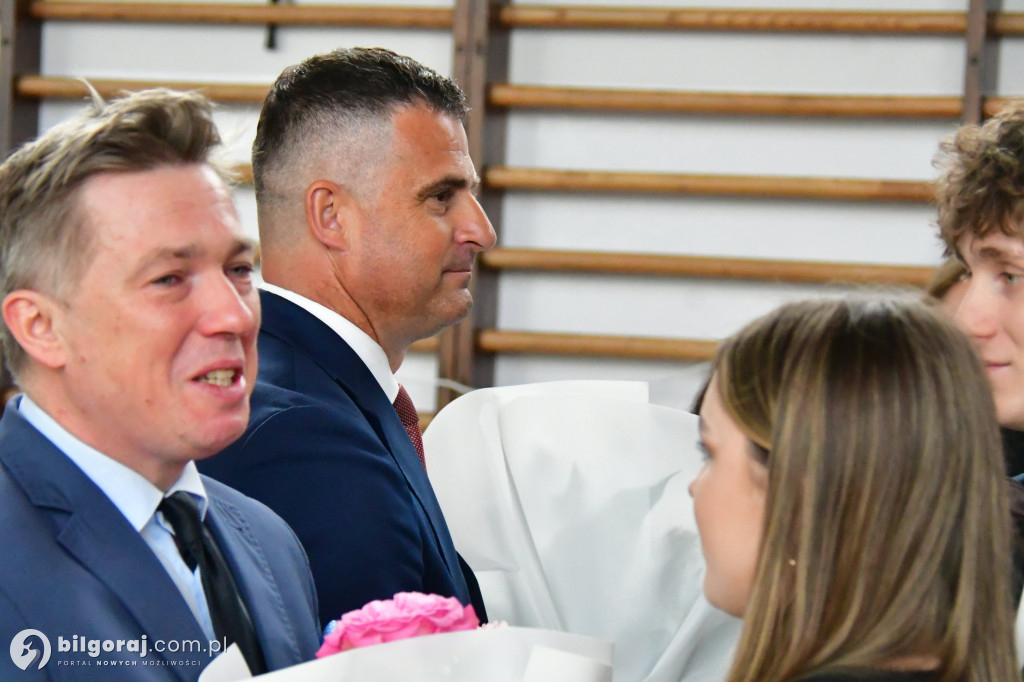 Koniec ważnego etapu. Uroczyste pożegnanie abiturientów w biłgorajskim ZSZiO