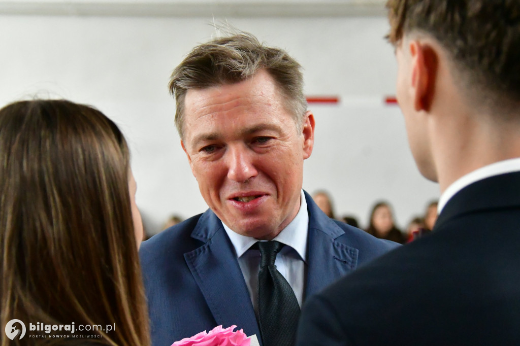 Koniec ważnego etapu. Uroczyste pożegnanie abiturientów w biłgorajskim ZSZiO