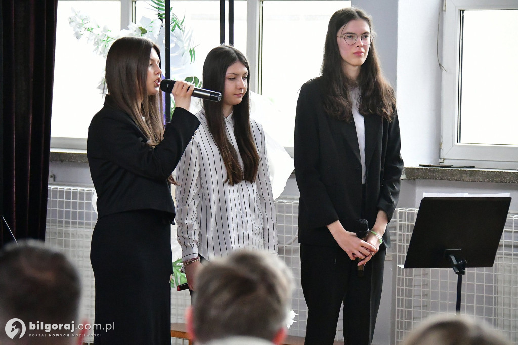 Koniec ważnego etapu. Uroczyste pożegnanie abiturientów w biłgorajskim ZSZiO