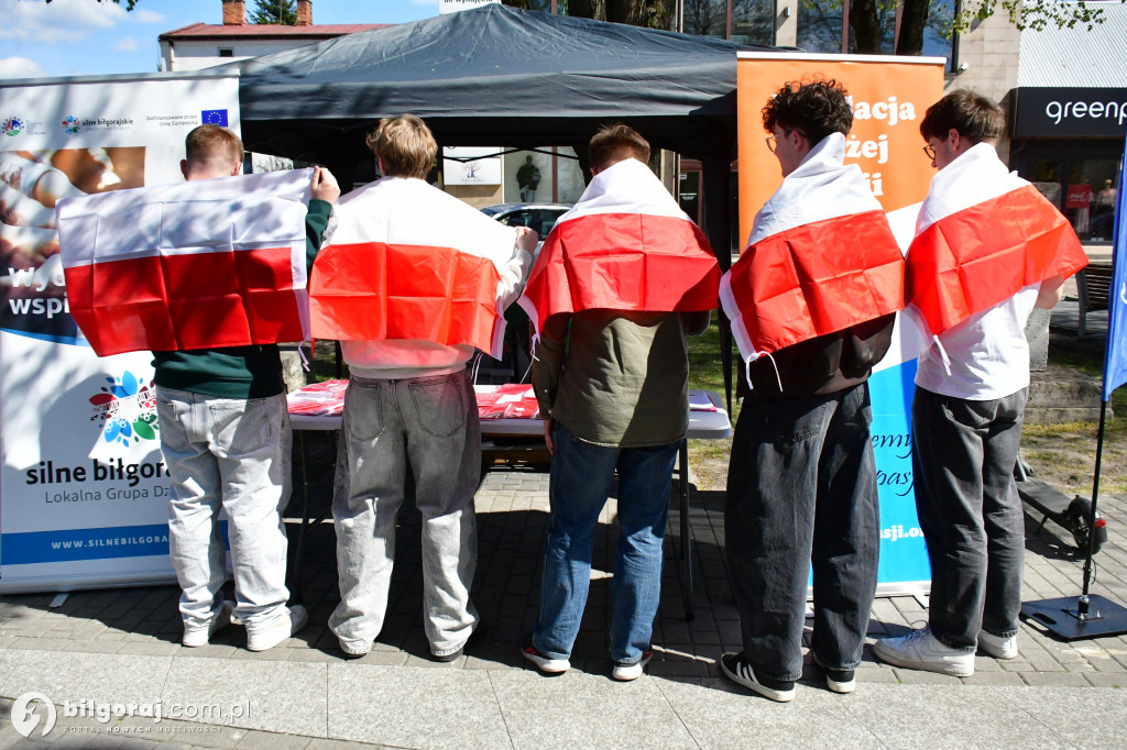 Członkowie MRP w akcji z flagą. Ciekawa inicjatywa