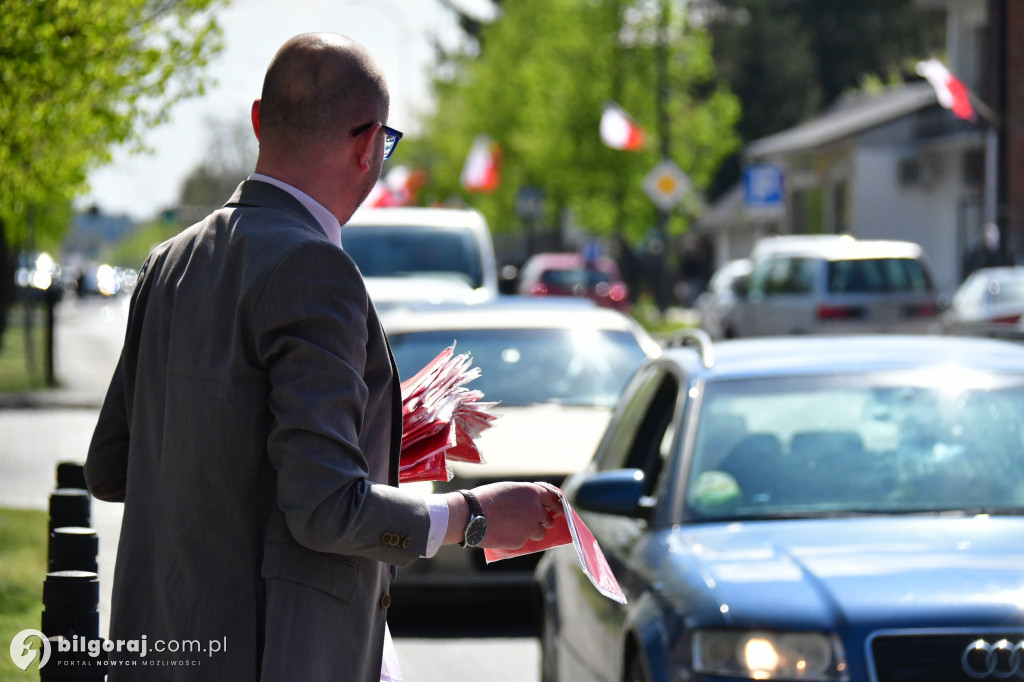 Członkowie MRP w akcji z flagą. Ciekawa inicjatywa