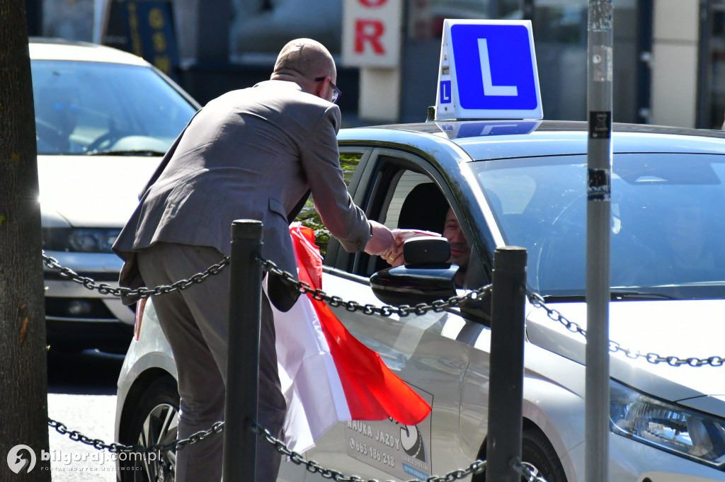 Członkowie MRP w akcji z flagą. Ciekawa inicjatywa