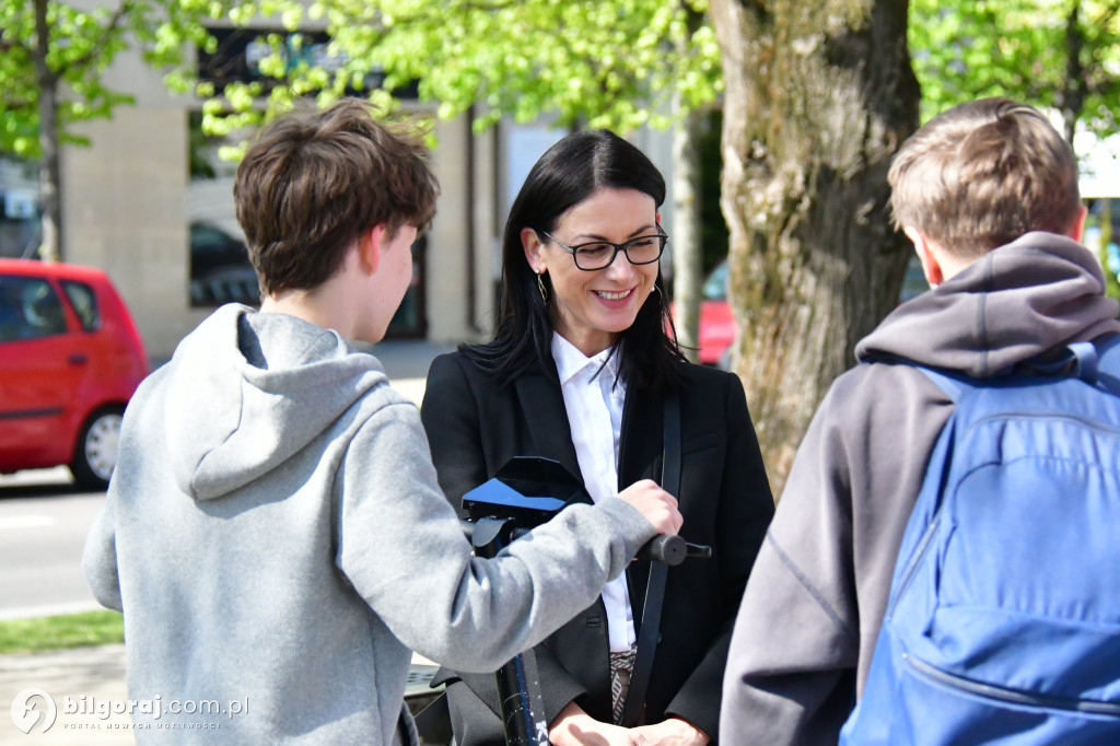 Członkowie MRP w akcji z flagą. Ciekawa inicjatywa