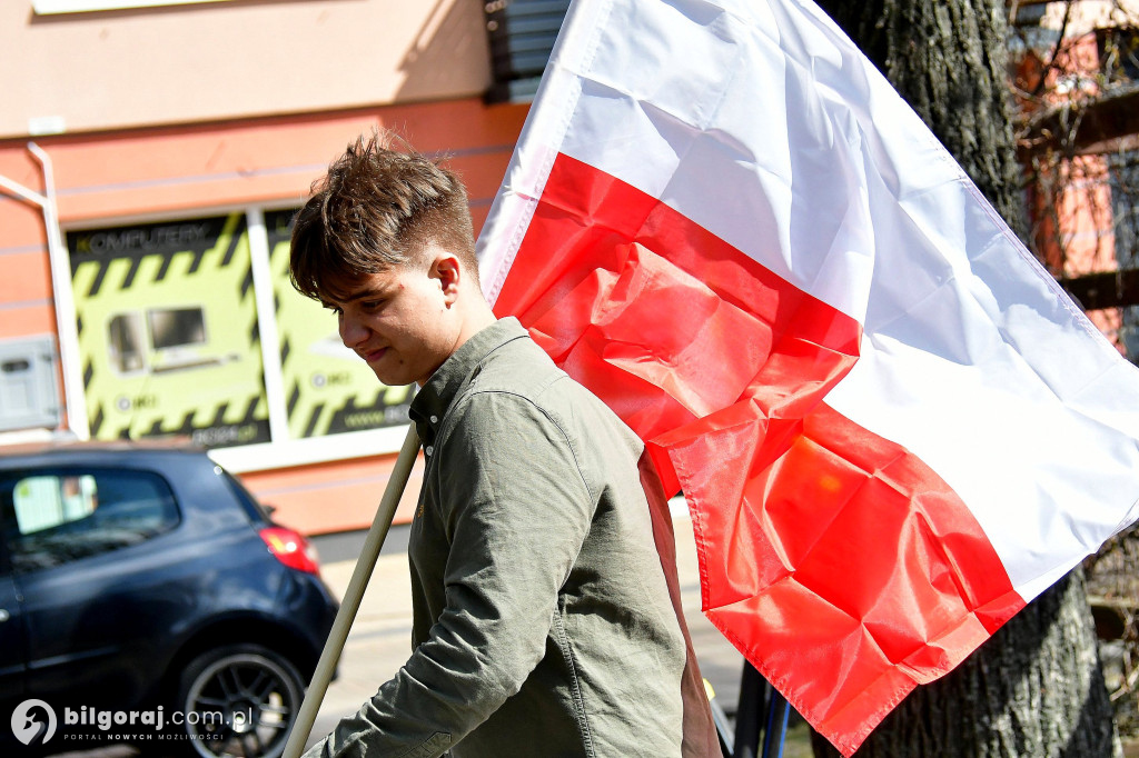 Członkowie MRP w akcji z flagą. Ciekawa inicjatywa