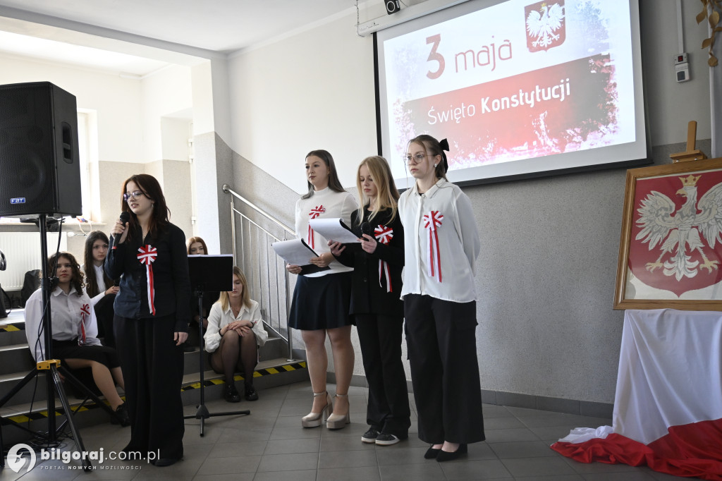 Uroczysta akademia 3 Maja w biłgorajskim ZSZiO