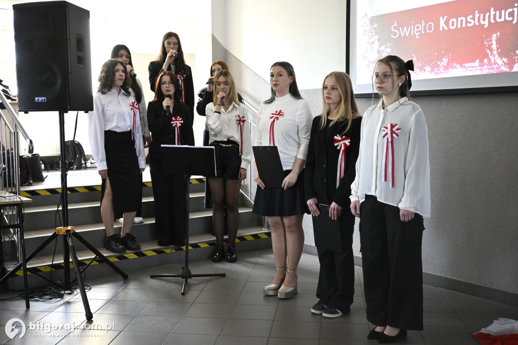 Uroczysta akademia 3 Maja w biłgorajskim ZSZiO