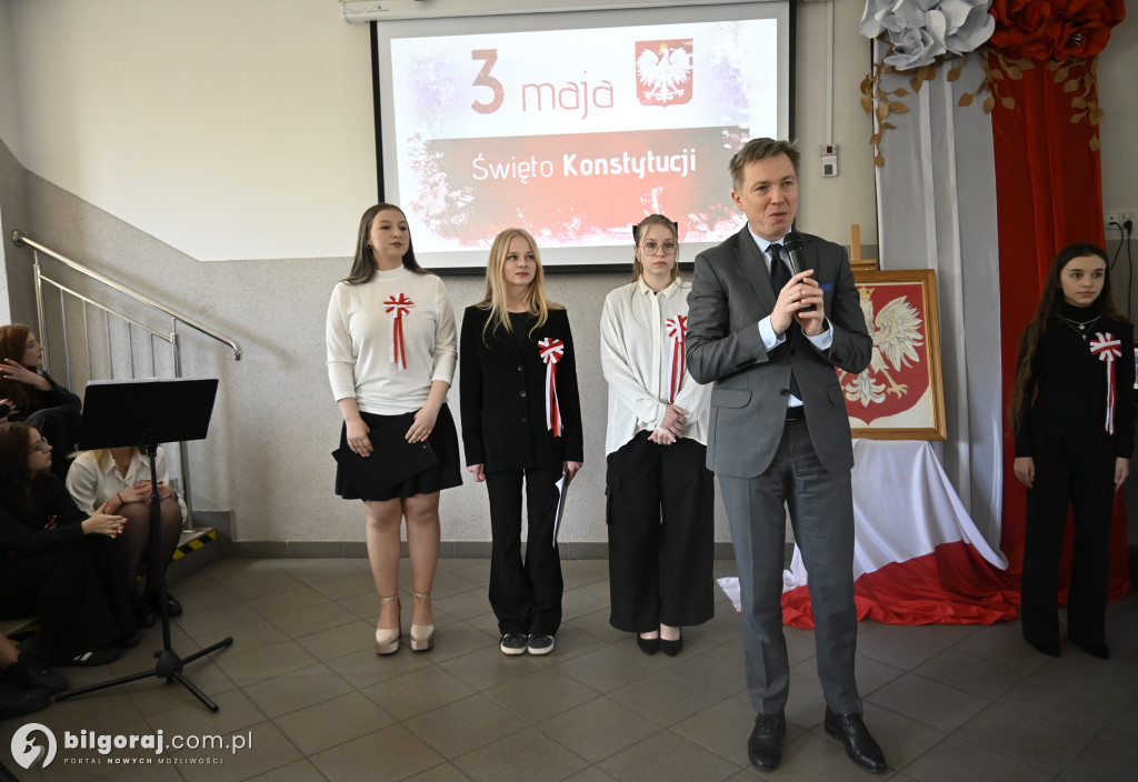 Uroczysta akademia 3 Maja w biłgorajskim ZSZiO