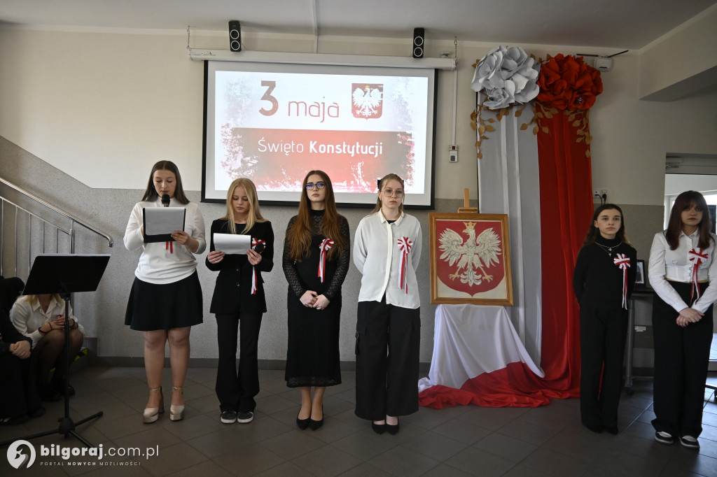 Uroczysta akademia 3 Maja w biłgorajskim ZSZiO