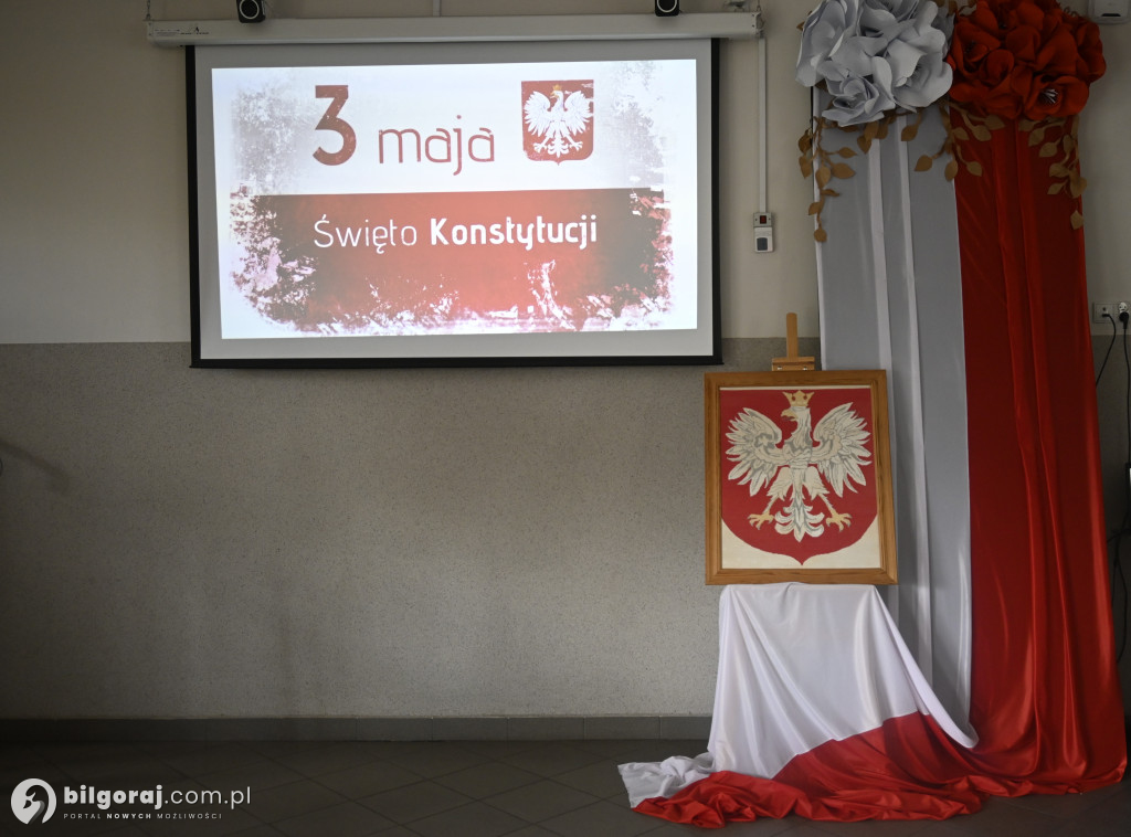 Uroczysta akademia 3 Maja w biłgorajskim ZSZiO