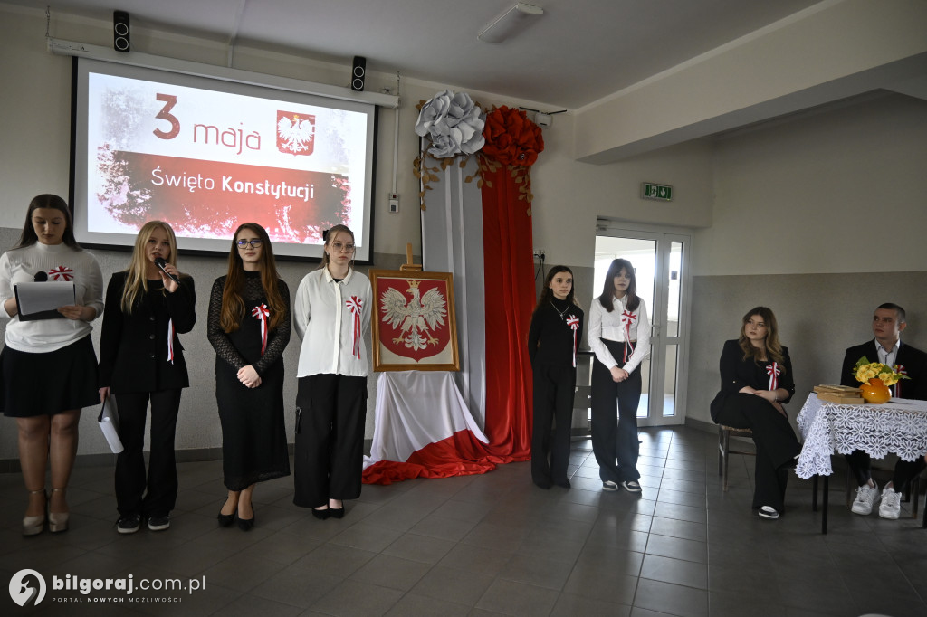 Uroczysta akademia 3 Maja w biłgorajskim ZSZiO