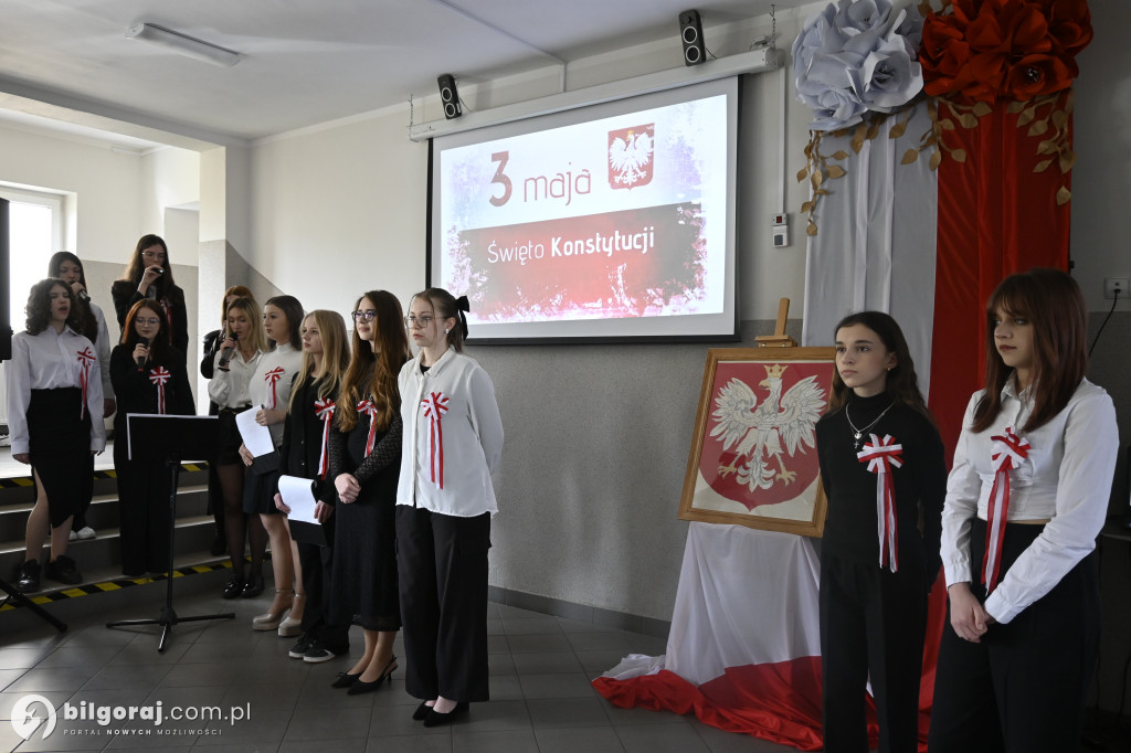 Uroczysta akademia 3 Maja w biłgorajskim ZSZiO