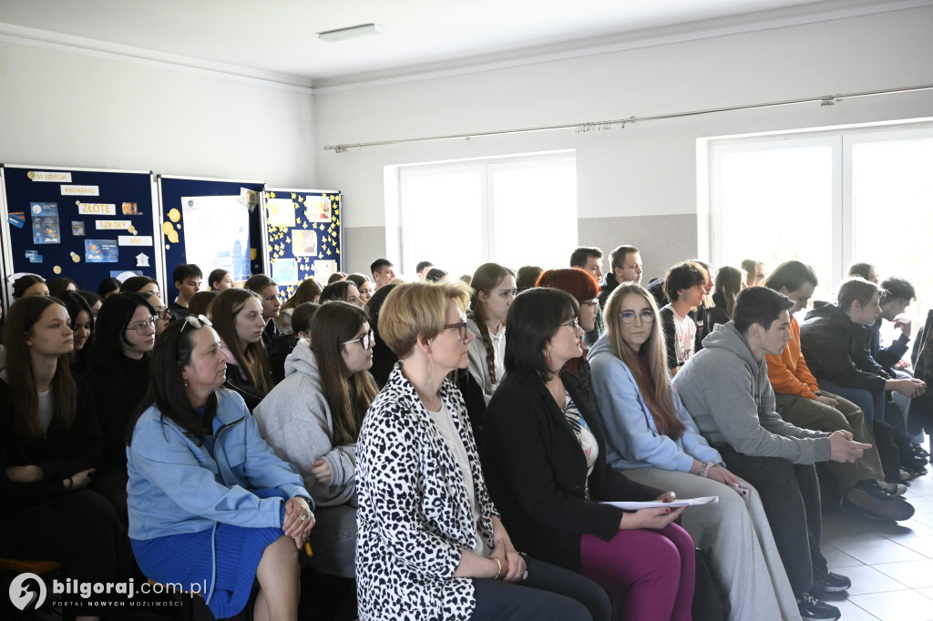 Uroczysta akademia 3 Maja w biłgorajskim ZSZiO