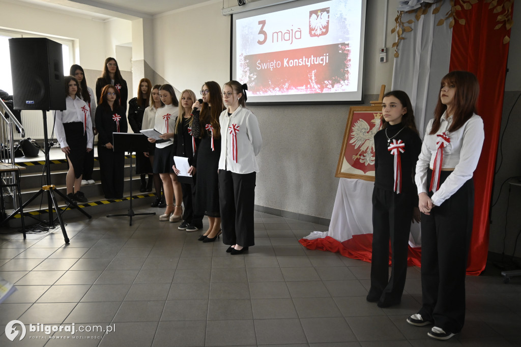 Uroczysta akademia 3 Maja w biłgorajskim ZSZiO