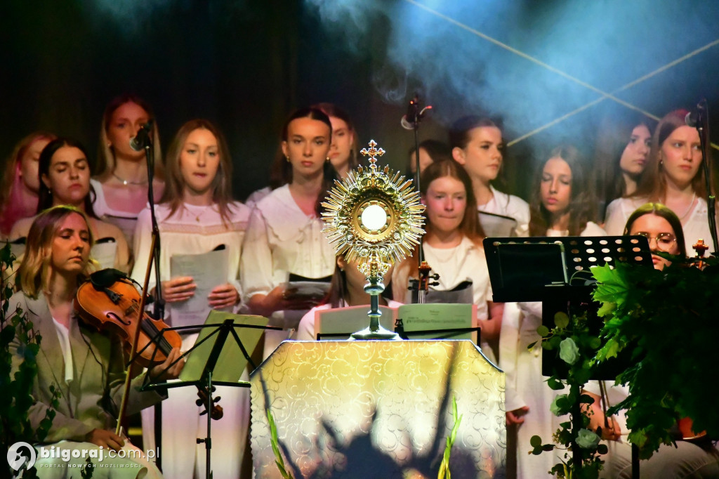 Księżpol. Wieczór uwielbienia w Boże Ciało