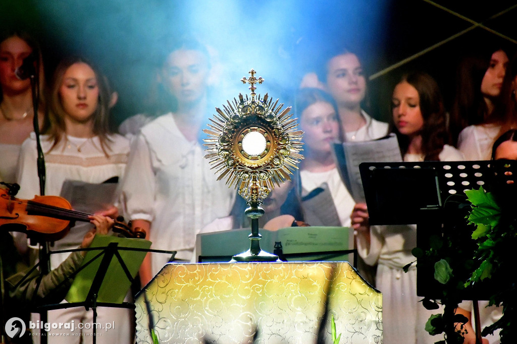 Księżpol. Wieczór uwielbienia w Boże Ciało