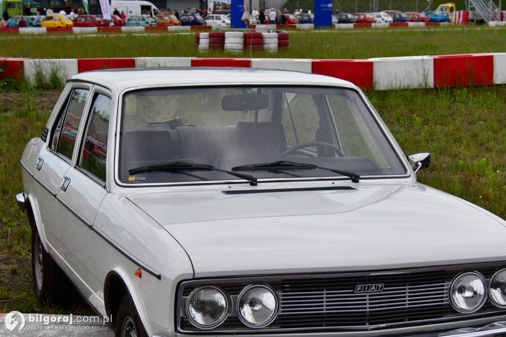 Zlot zabytkowych aut w Biłgoraju na Autodromie