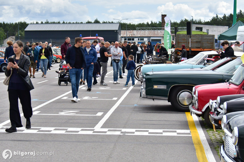 Zlot zabytkowych aut w Biłgoraju na Autodromie