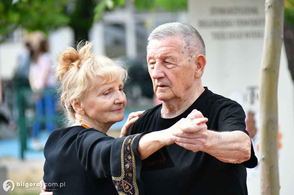Biłgoraj. Ruszyły potańcówki przy fontannie