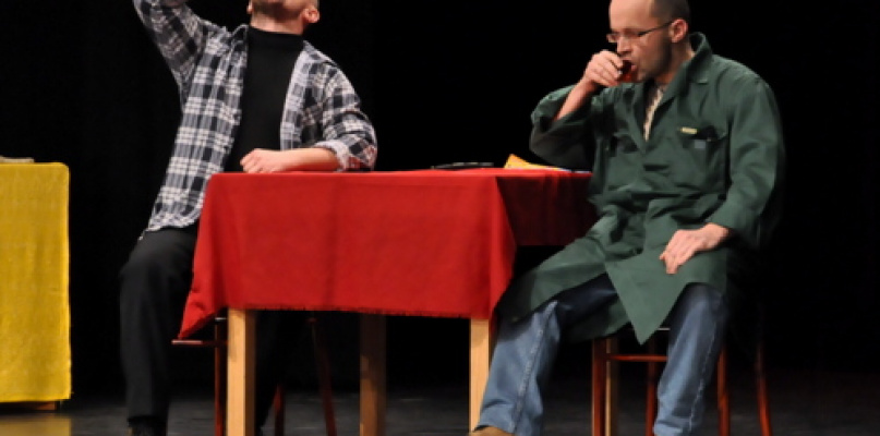 Mąż zmarł, ale już mu lepiej (FOTO)