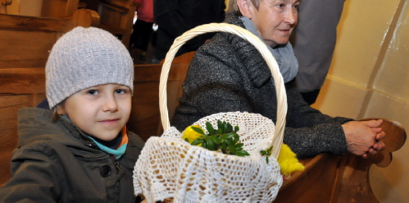 Poświęcenie pokarmów na stół wielkanocny (FOTO)