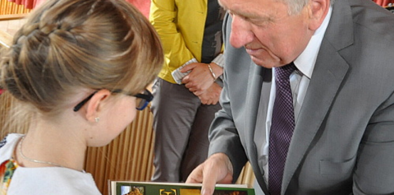 Starosta wyróżnił najlepszych uczniów i nauczycieli (FOTO)