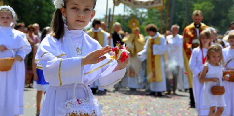 Boże Ciało - tłumy biłgorajan na procesjach eucharystycznych