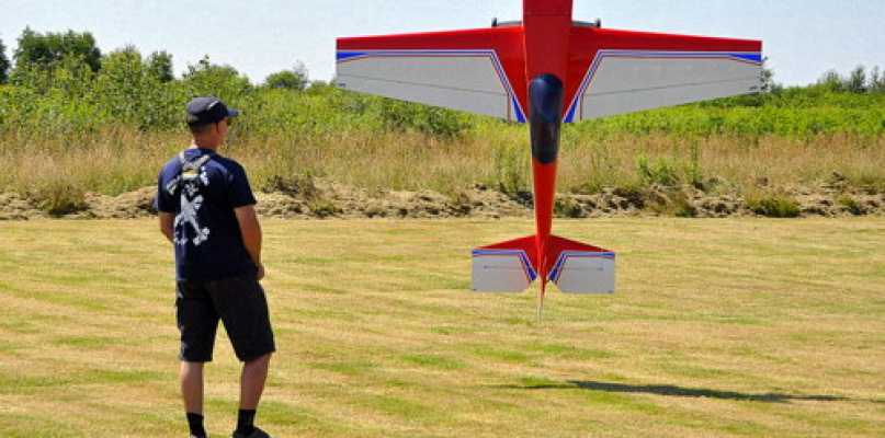 Pokazy modelarskie połączone z rodzinnym piknikiem (FOTO)