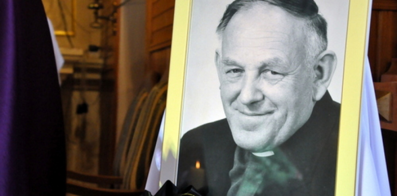 Pogrzeb ks. kanonika Zdzisława Leśnowolskiego (FOTO)