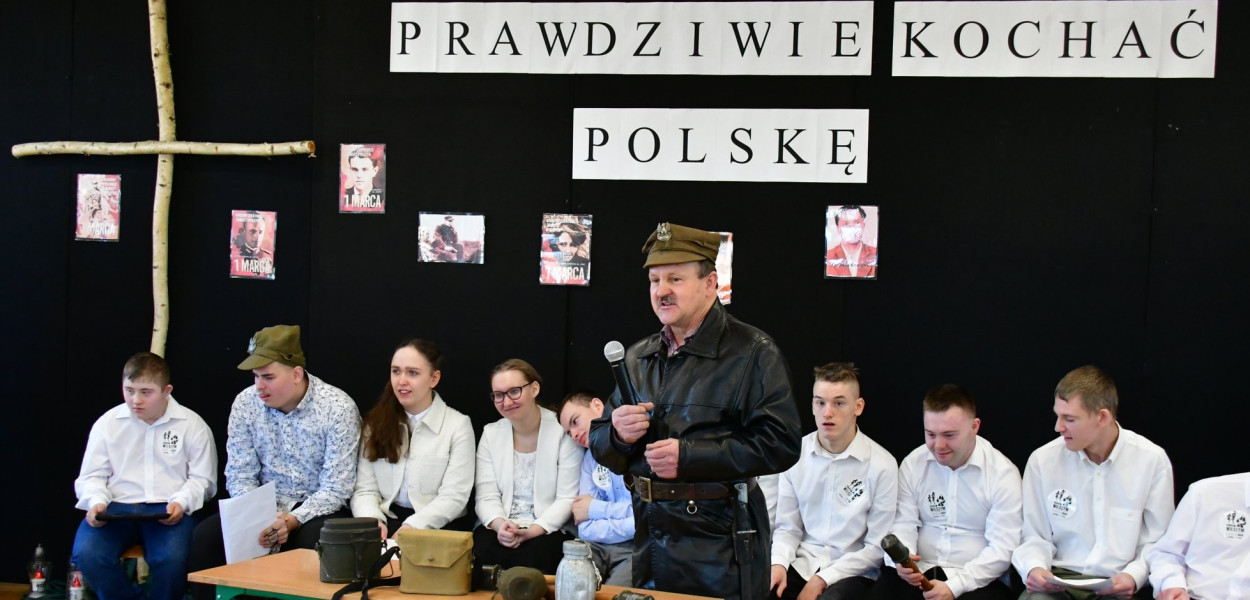 Uroczystość ku czci Wyklętych w ZSS w Biłgoraju