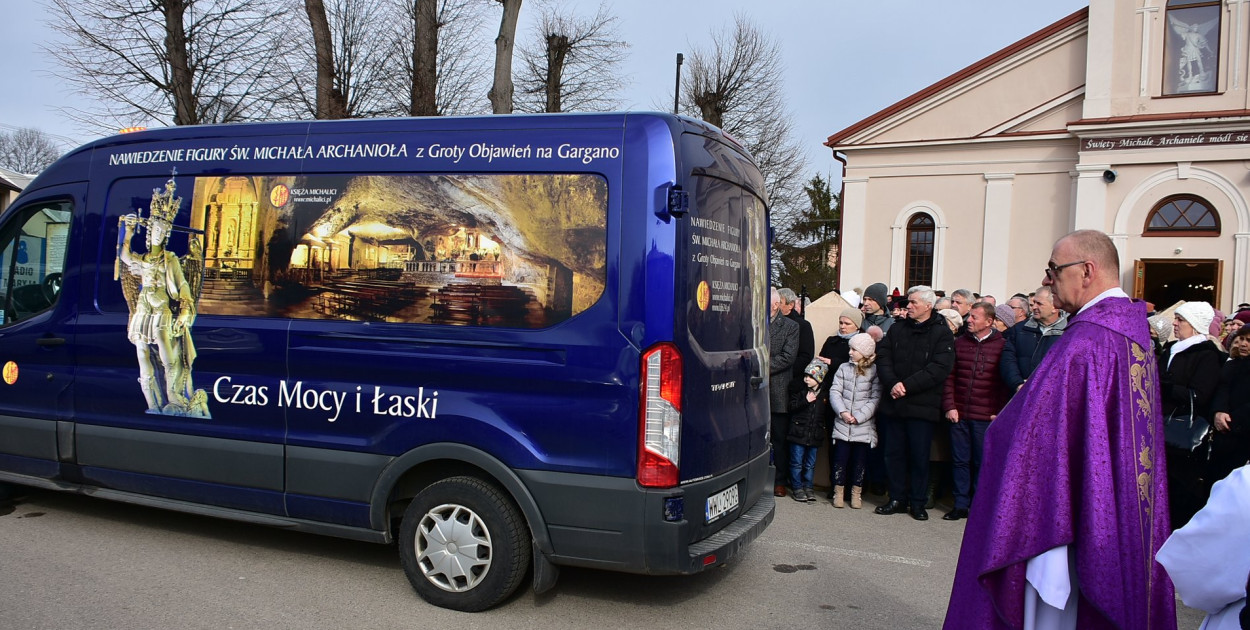 Sól koło Biłgoraja. Uroczyste pożegnanie figury św. Michała Archanioła z Gargano