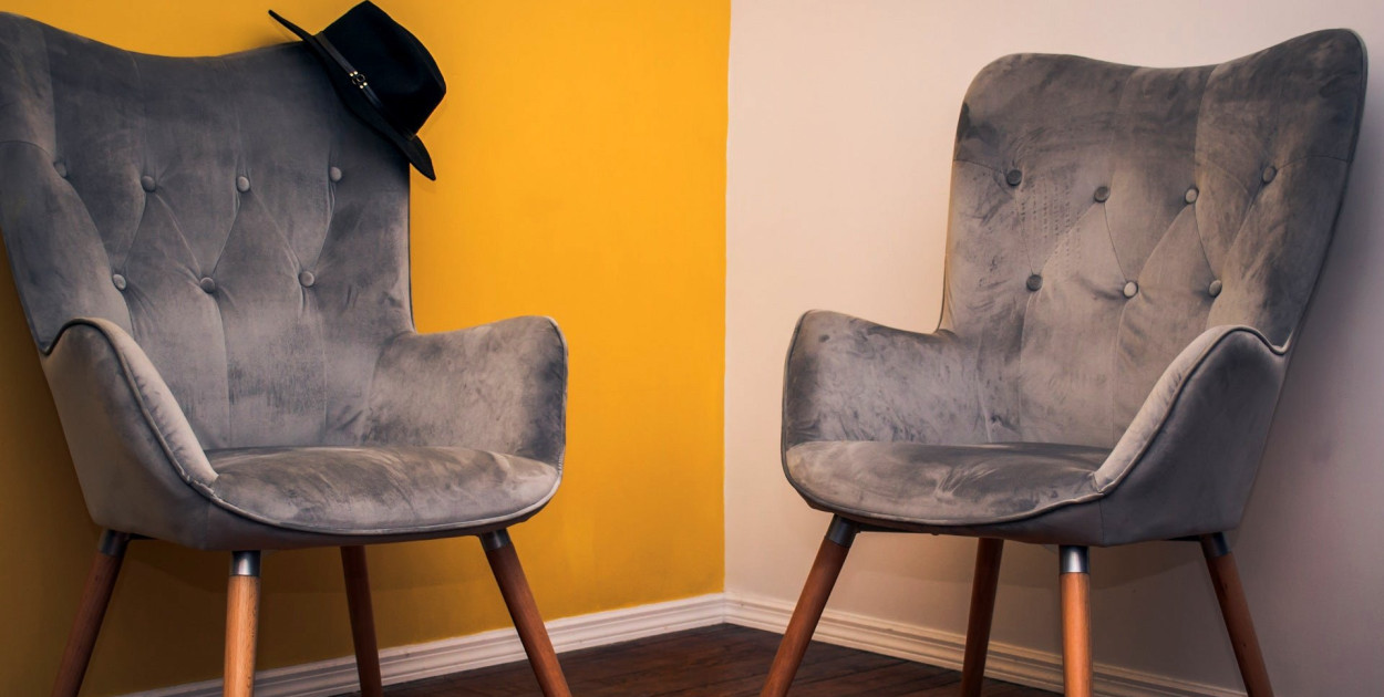 Fotel uszak to ostatni krzyk mody. Dowiedz się, więcej na temat tego wyjątkowego m