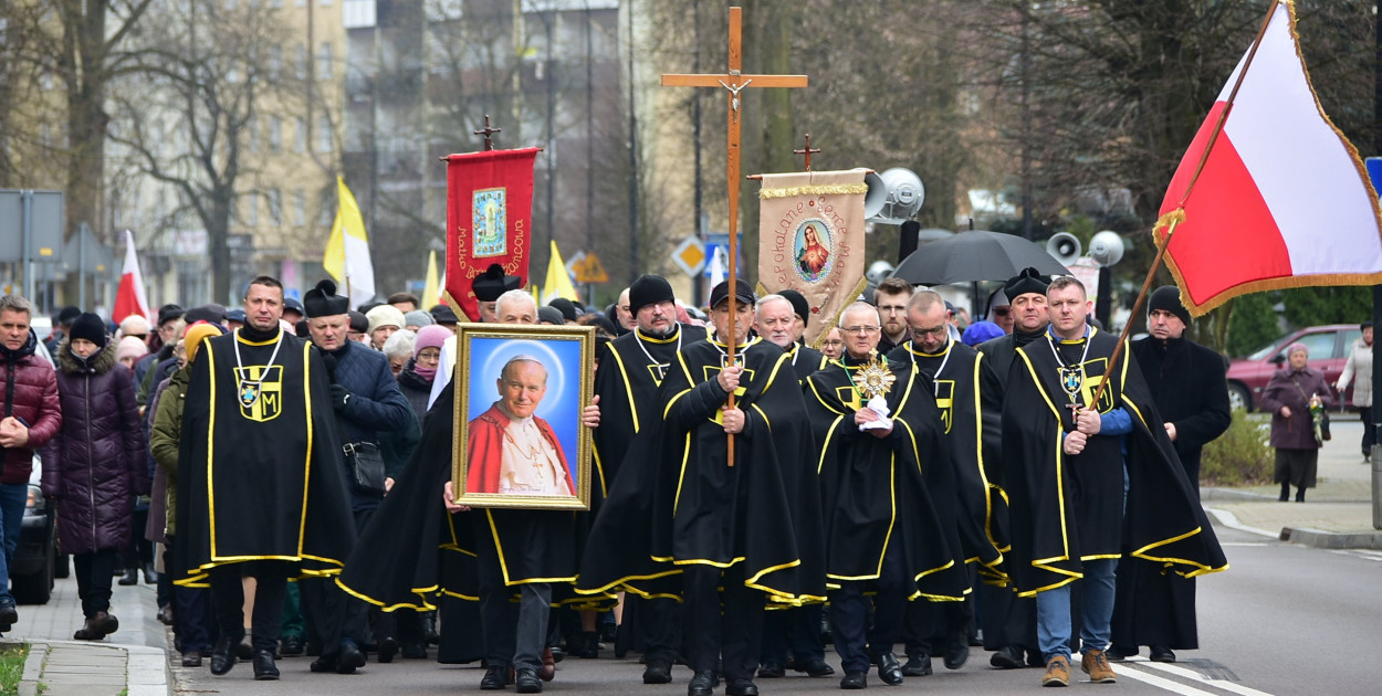 Biłgoraj. Marsz w obronie dobrego imienia Jana Pawła II