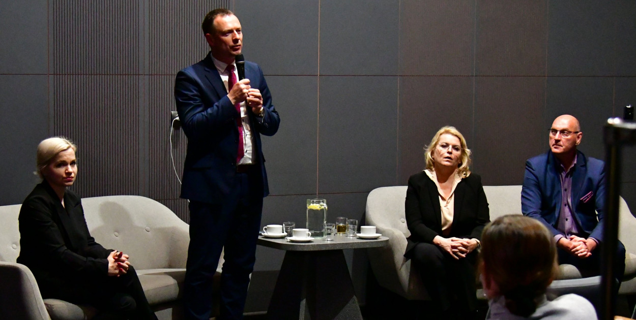 #TuJestPrzyszłość. Spotkanie z posłami PO w Biłgoraju