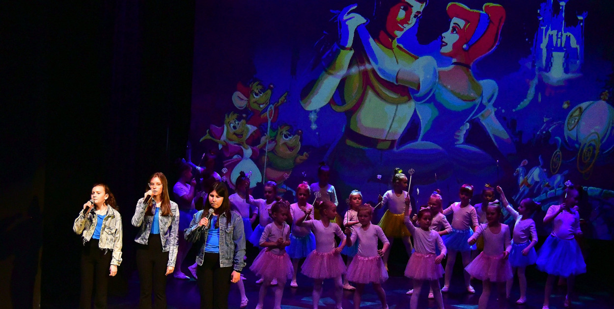 Muzyczny świat bajek Disneya w wykonaniu wychowanków biłgorajskiego MDK
