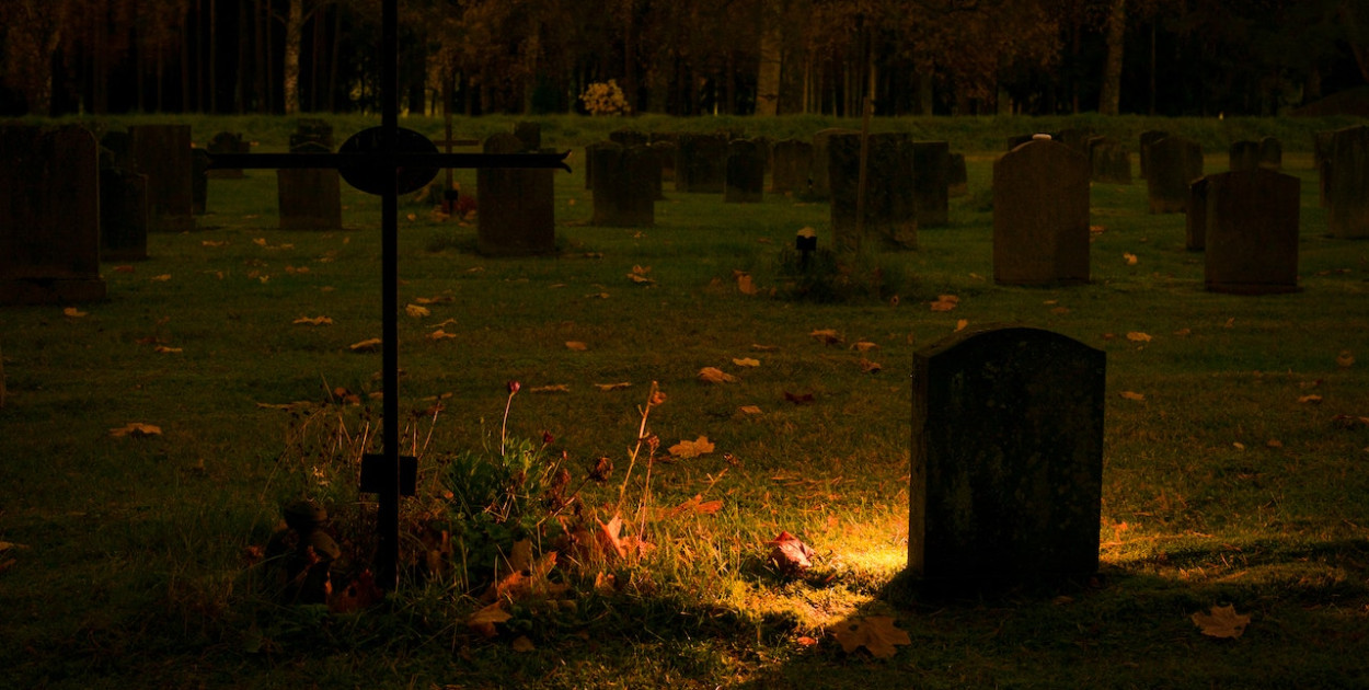 Czym różni się katolicka uroczystość pogrzebowa od świeckiej?